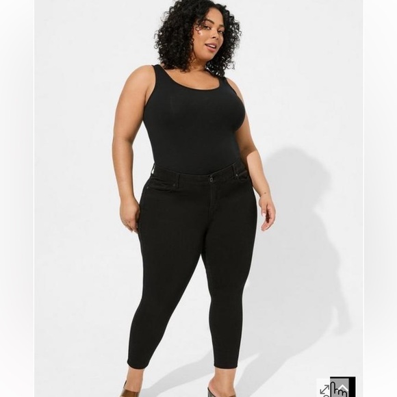 Bombshell Skinny Premium Stretch High-Rise Jean. 26R black Torrid Item 1… - Picture 1 of 14